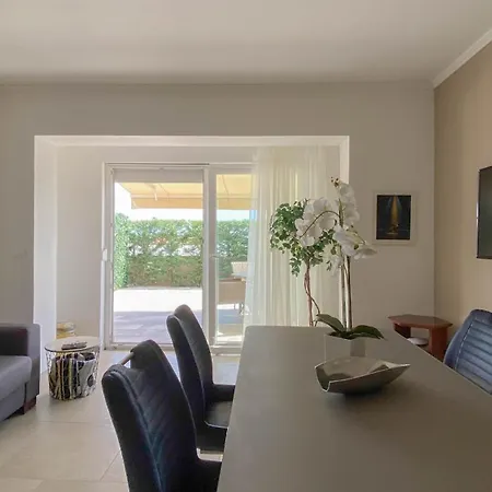 Dino Appartamento Bužinija