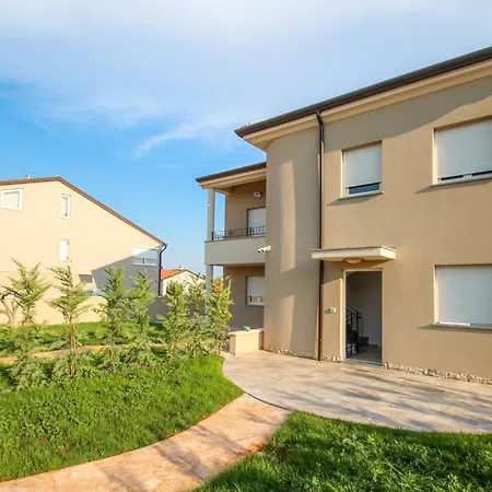 Dino Appartamento Bužinija