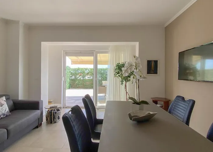 Dino Appartement Bužinija