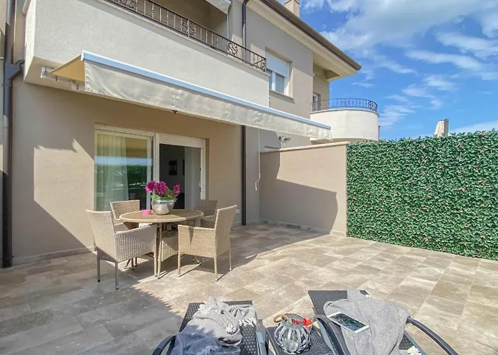 Dino Appartement Bužinija