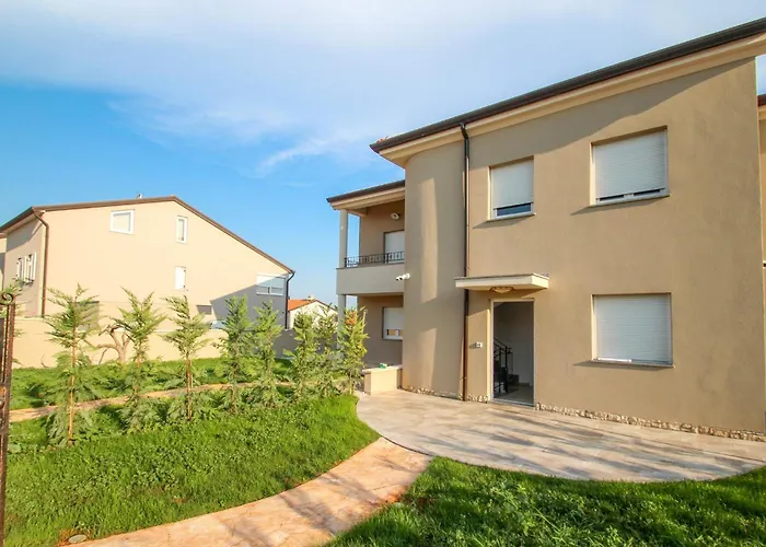 Dino Apartman Buzinija